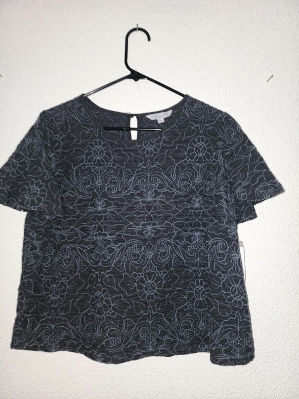 Ophelia Roe Embroidered Tee Floral Tee in Black & Gray Size Large NWT